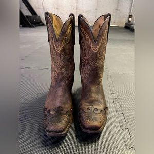 Womens Tony Lama boots.